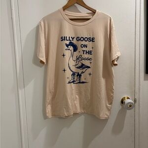 Cream Goose Graphic T-Shirt